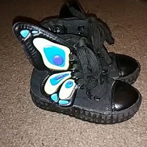 Gently used shoe's